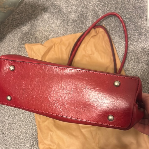 Patricia Nash Deep Red Tote Bag with Textured Material and Spacious Design - Picture 4 of 11